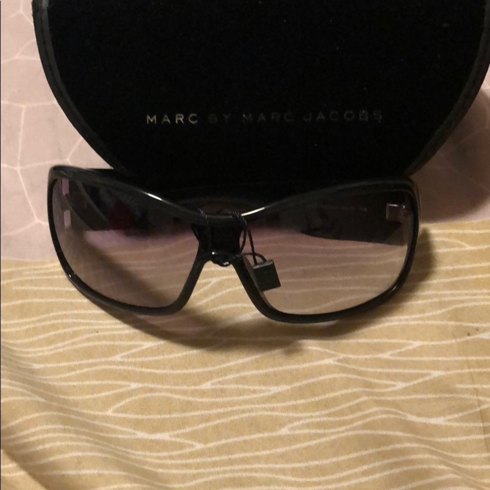 Sunglasses - image 1